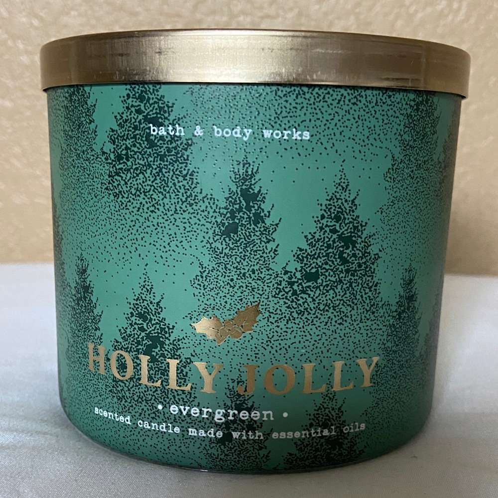 Bath & Body Works Holly Jolly Evergreen Candle - Green and Gold